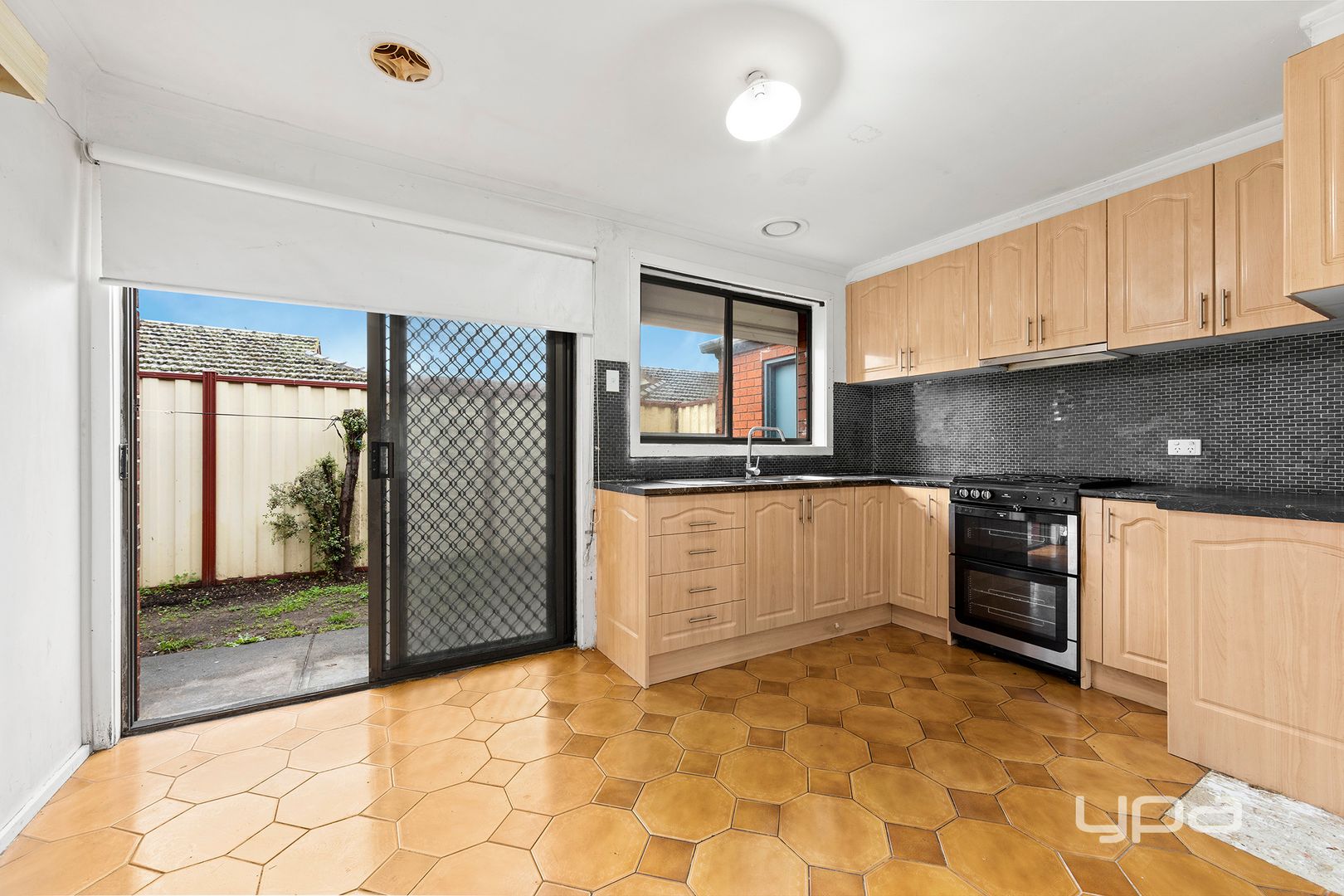 1/23-25 Disraeli Street, St Albans VIC 3021, Image 2