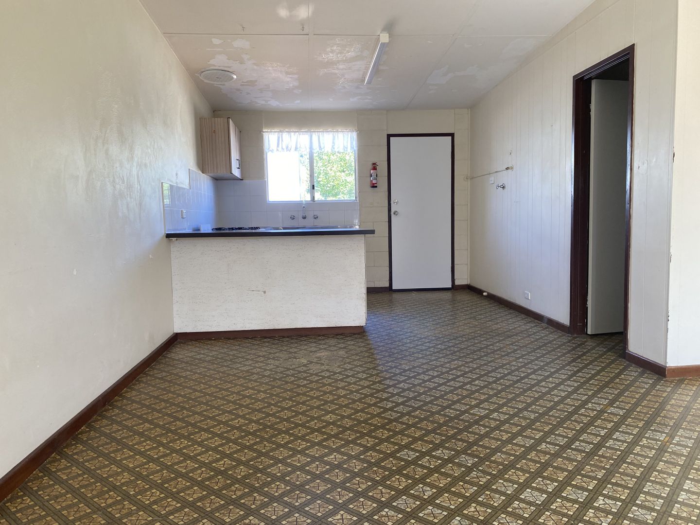 9/16 Brown Street, Carnarvon WA 6701 Apartment For Rent 250 Domain