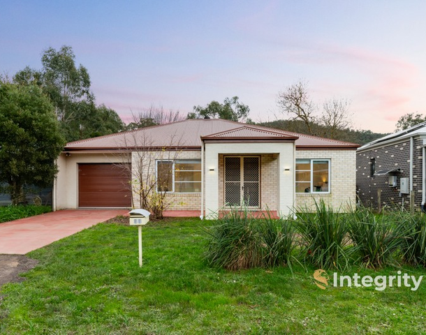 33 Creekside Drive, Flowerdale VIC 3717