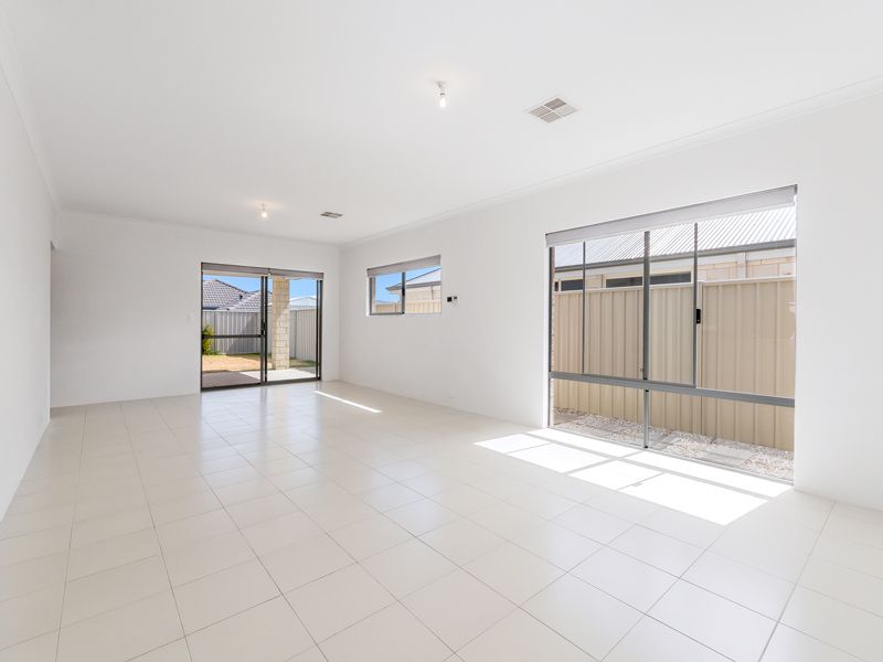 5 Cornhill Entrance, Hilbert WA 6112, Image 2