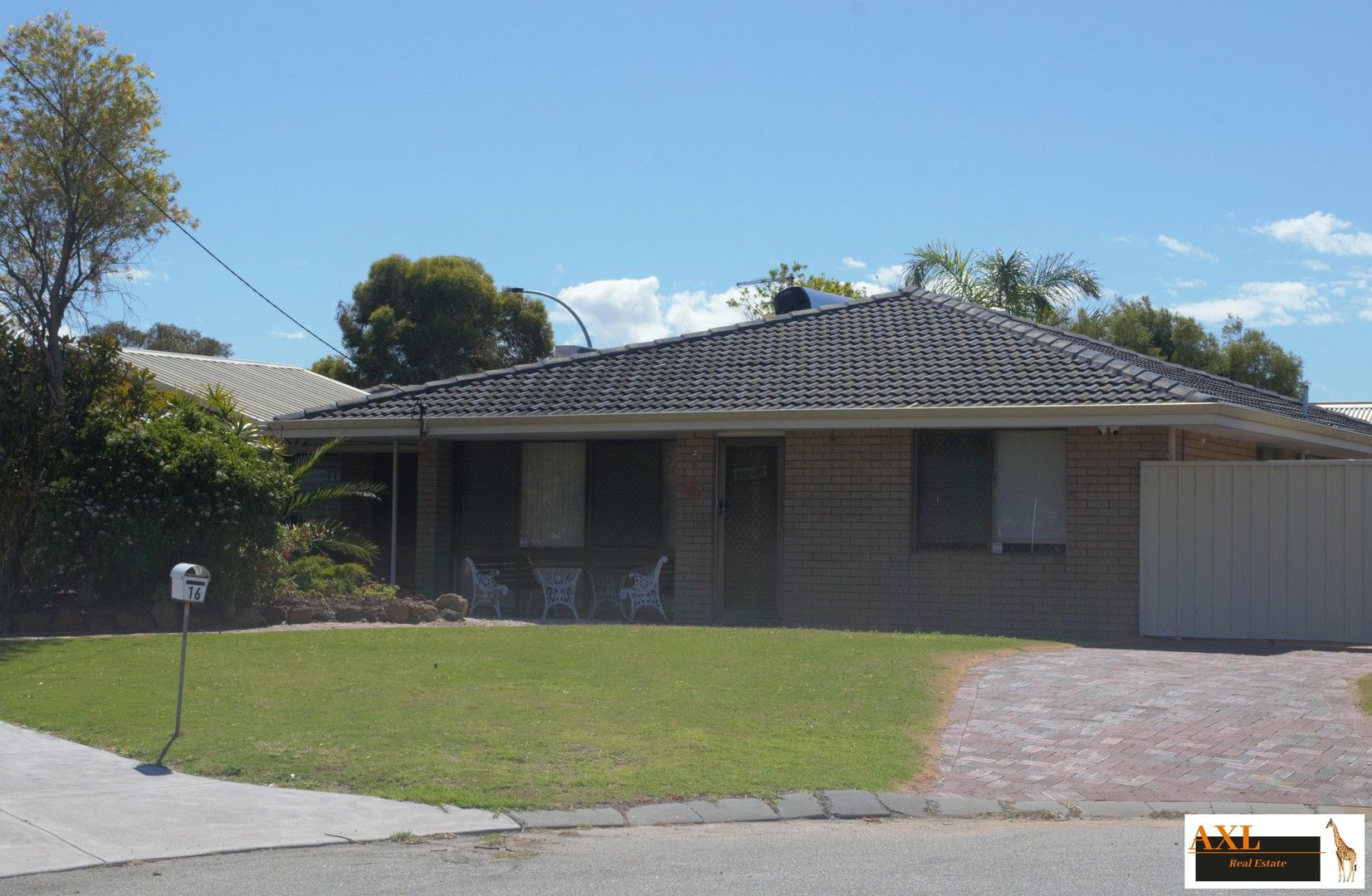 5 bedrooms House in 16 Gilba Close HILLMAN WA, 6168