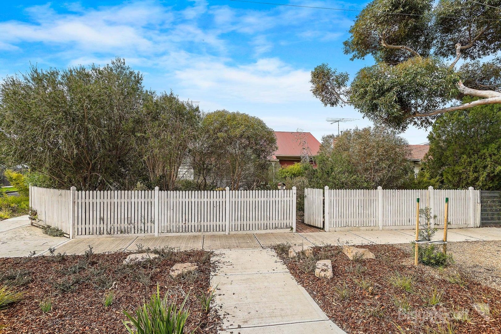 2 bedrooms House in 6 Perth Avenue ALBION VIC, 3020