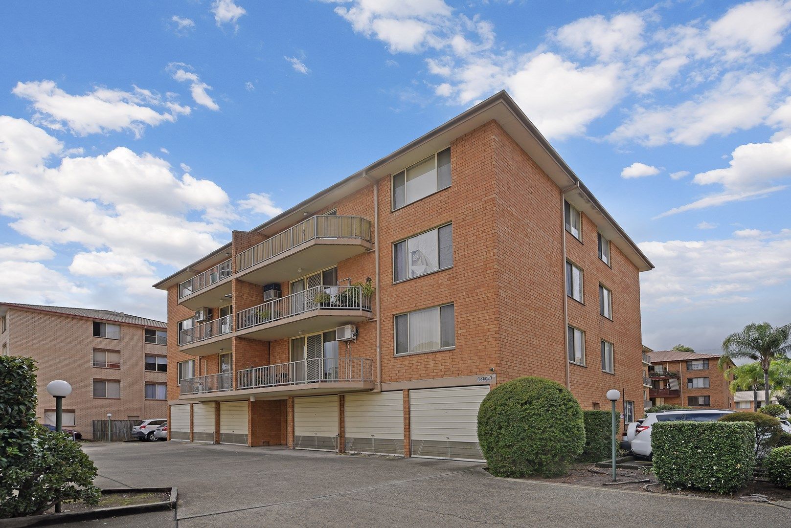 2 bedrooms Apartment / Unit / Flat in 6/2 Riverpark Drive LIVERPOOL NSW, 2170