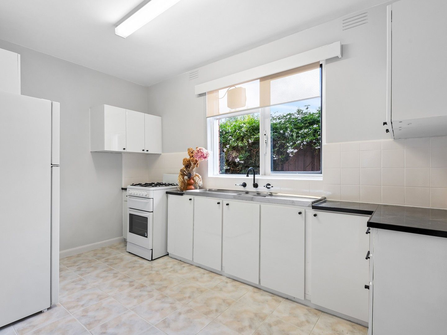 1 bedrooms Apartment / Unit / Flat in 4/50 Robert Street BENTLEIGH VIC, 3204