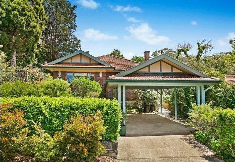 4 bedrooms House in 2 Lightcliff Avenue LINDFIELD NSW, 2070