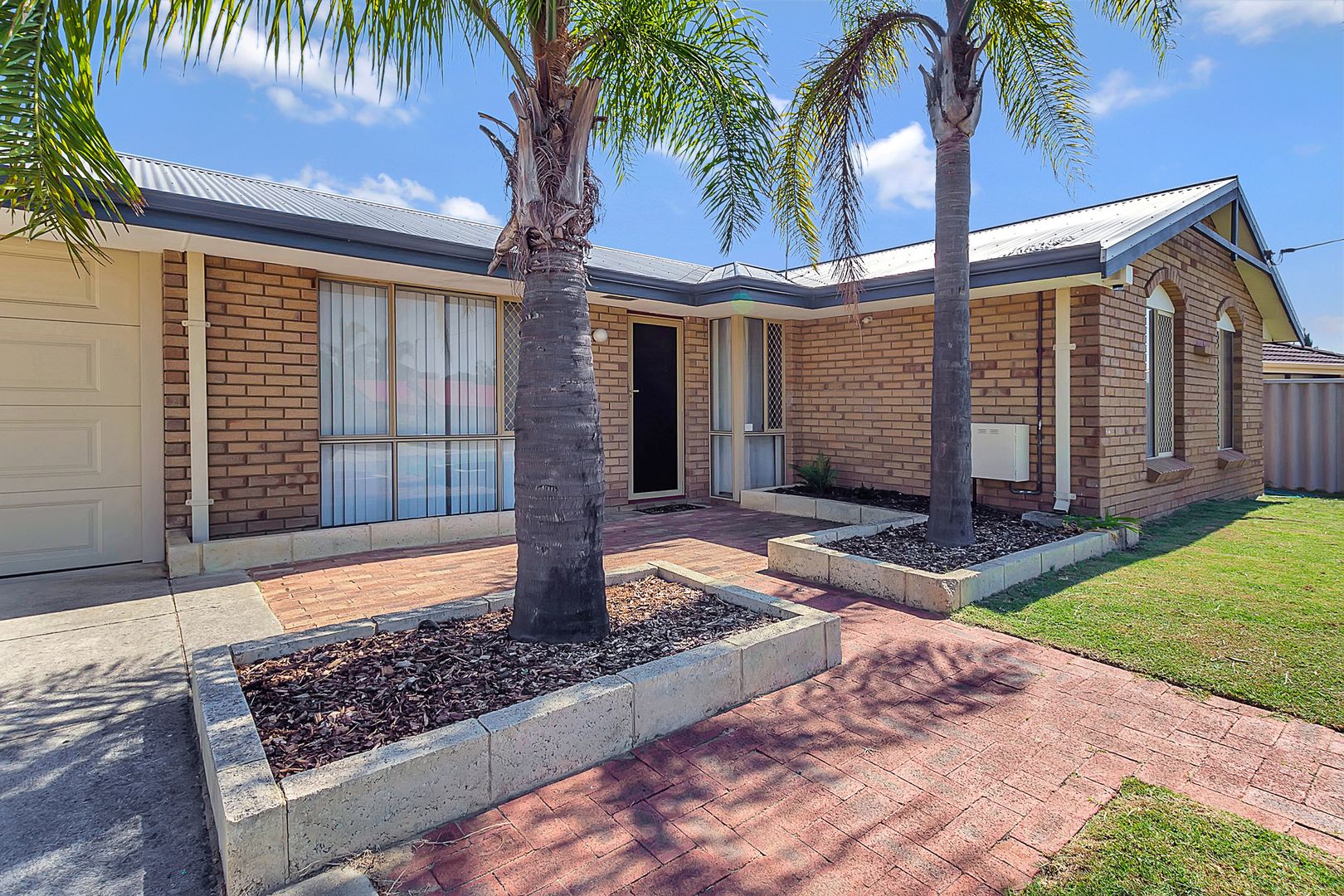 1 Lockeville Close, Beldon WA 6027, Image 1