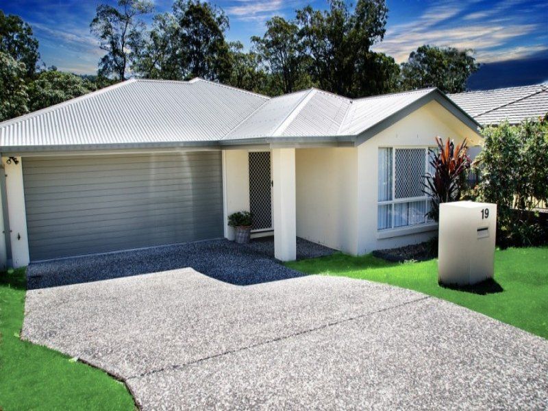 4 bedrooms House in 19 Wildflower Circuit UPPER COOMERA QLD, 4209