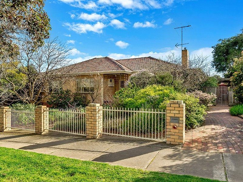 6 Hampton Road, Essendon West VIC 3040