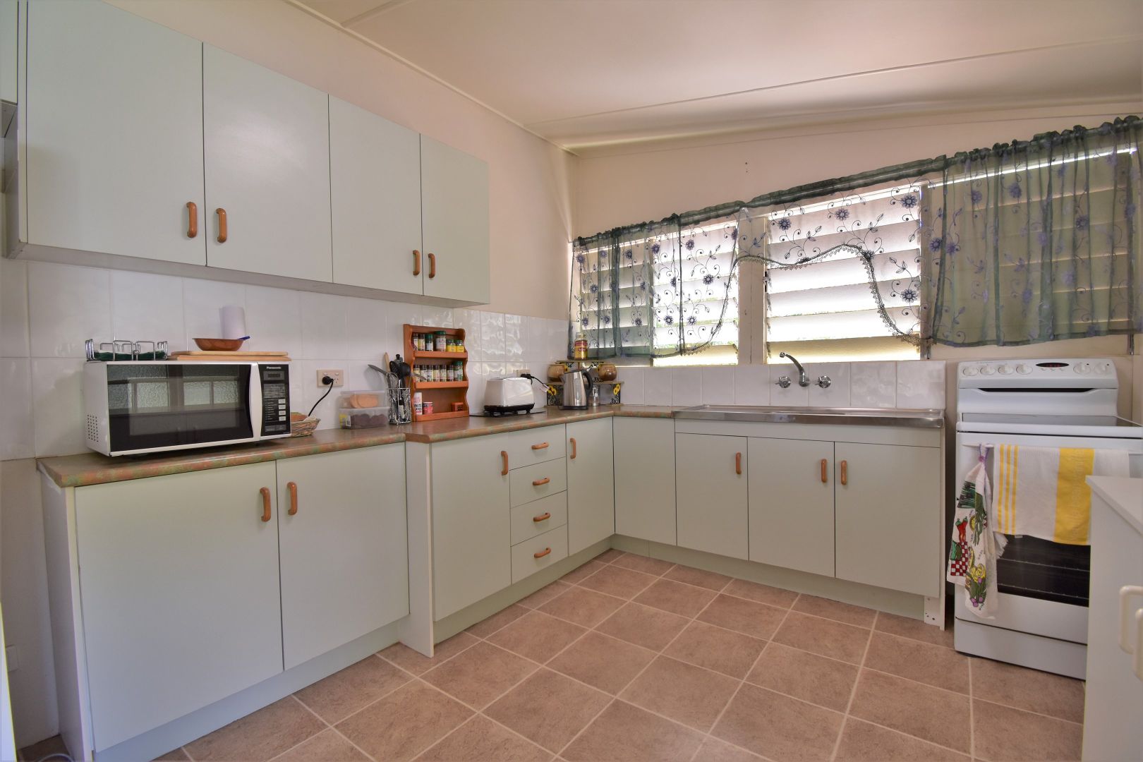 80 Acacia Street, Barcaldine QLD 4725 House For Rent 290 Domain