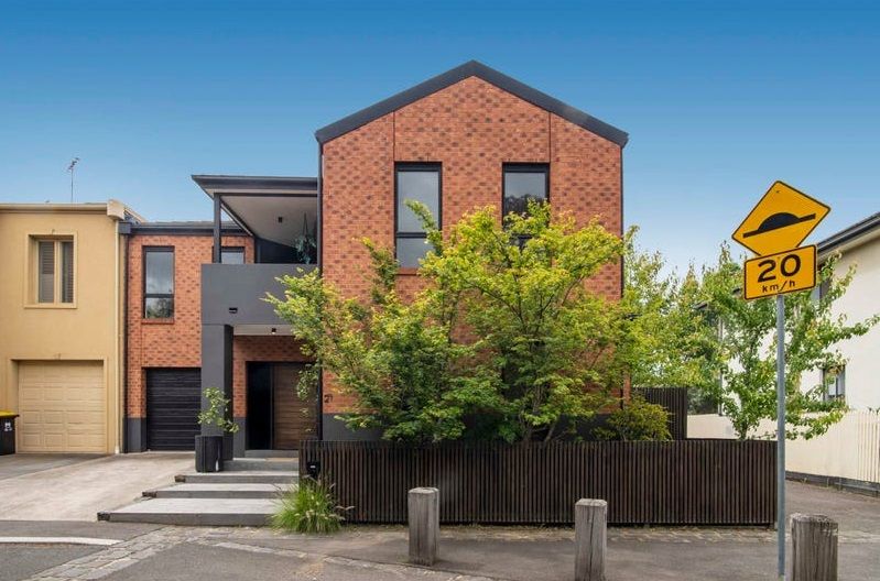 4 bedrooms House in 19-21 Stockmans Way KENSINGTON VIC, 3031