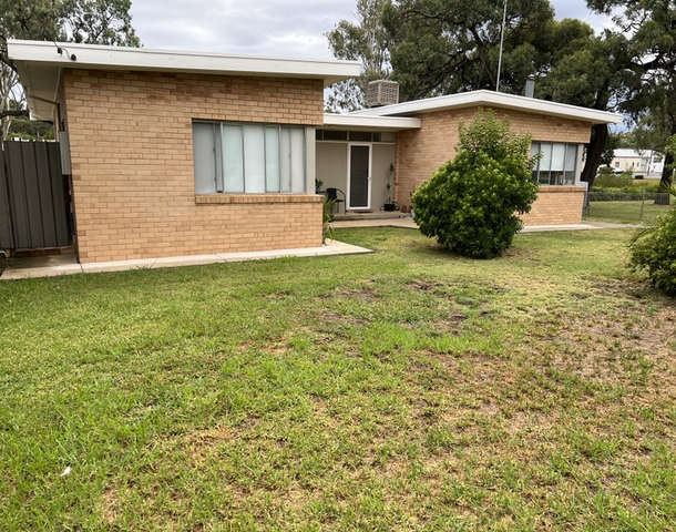 321 Poictiers Street, Deniliquin NSW 2710