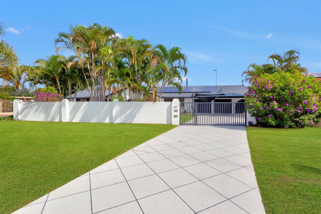 4 bedrooms House in 12 Cedar Court PALM BEACH QLD, 4221