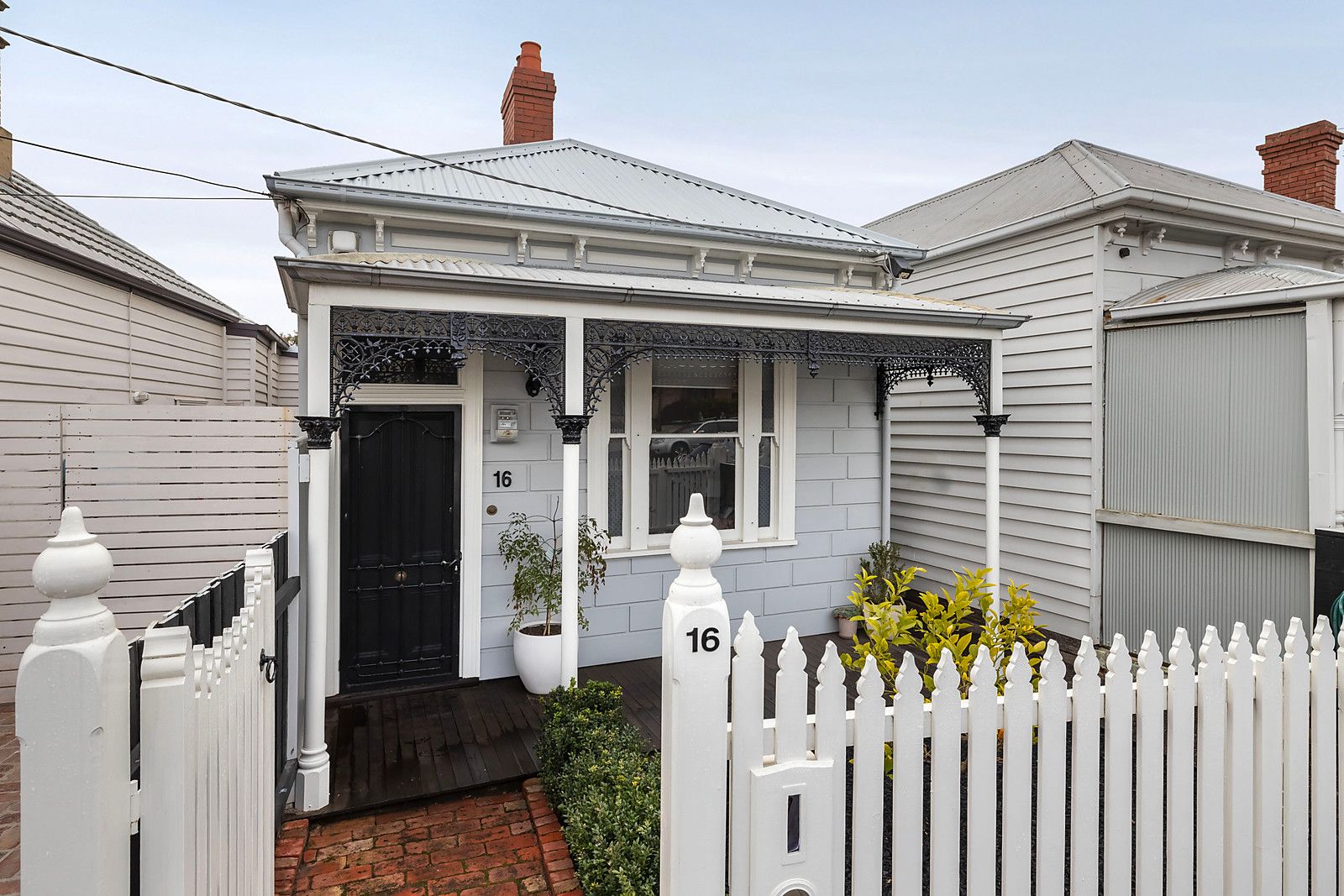 3 bedrooms House in 16 Gordon Crescent KENSINGTON VIC, 3031