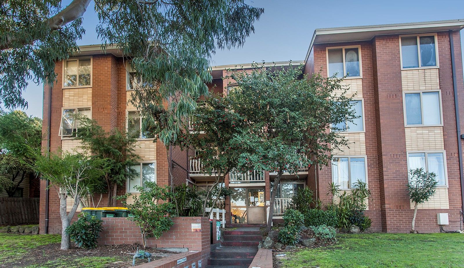 2 bedrooms Apartment / Unit / Flat in 6/10 Howard Street BOX HILL VIC, 3128