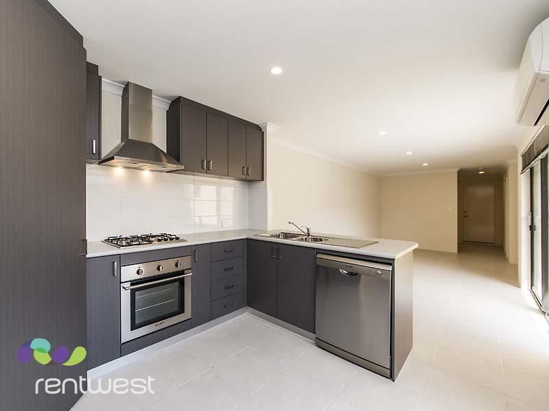3 bedrooms House in 480 Wattleup Road HAMMOND PARK WA, 6164