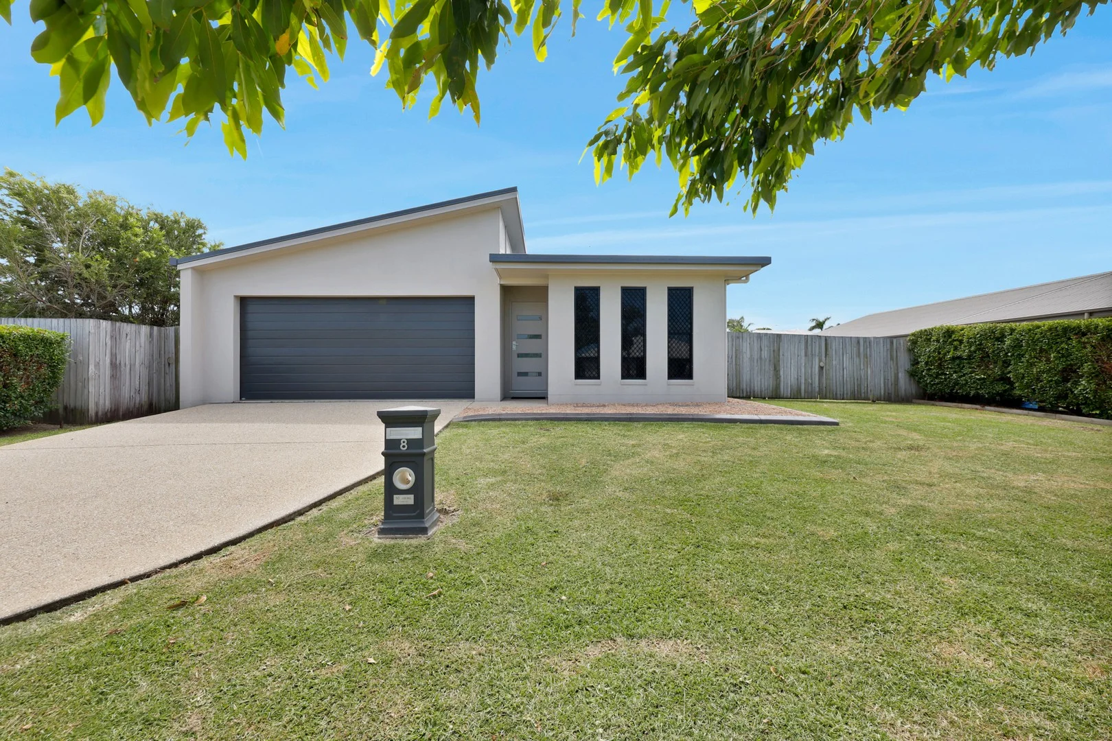 8 Amara Street, Rural View QLD 4740