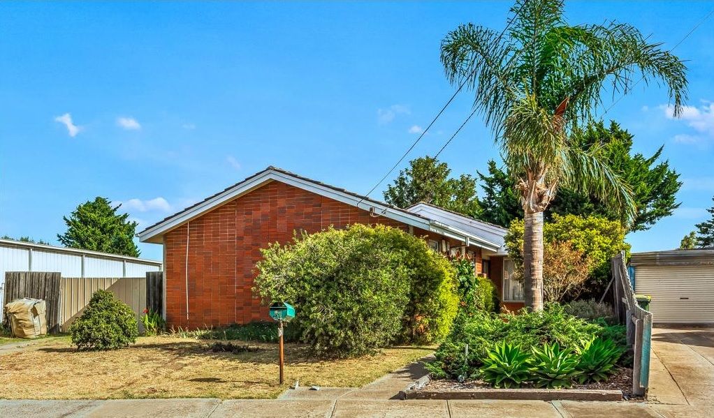 3 bedrooms House in 24 Valentine Crescent SUNSHINE WEST VIC, 3020