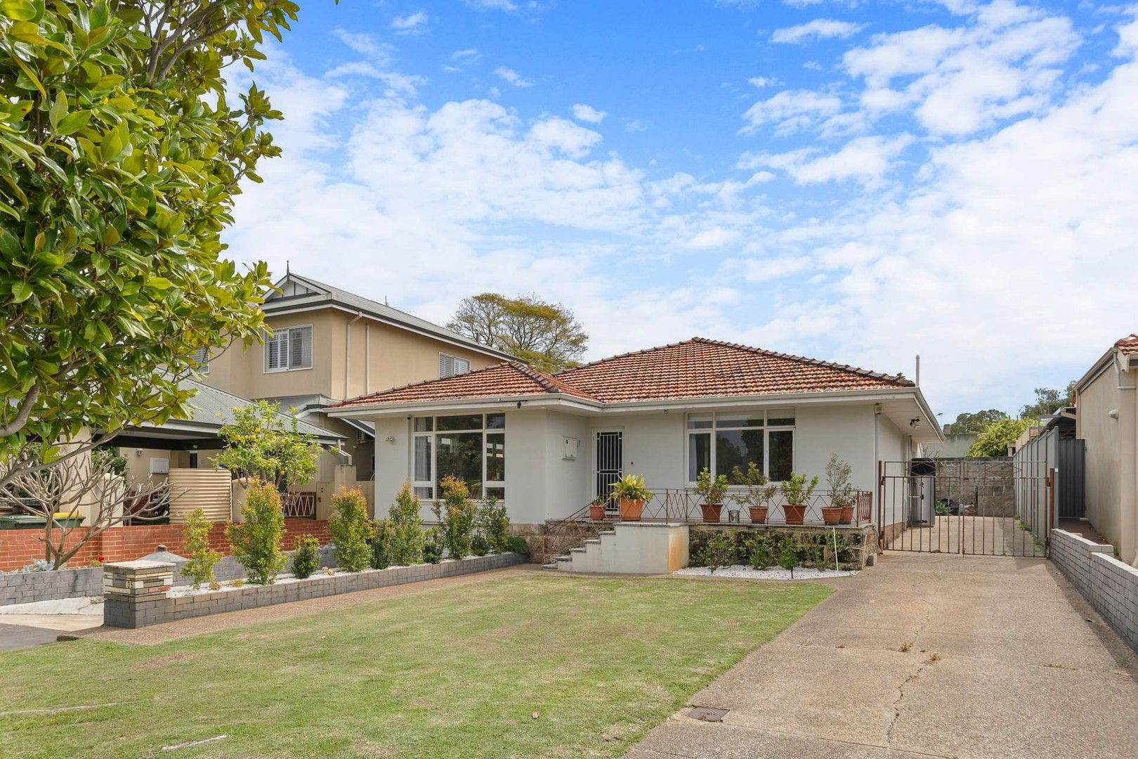 35 Salisbury Street, St James WA 6102, Image 0