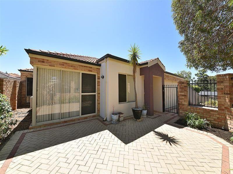 3 bedrooms Townhouse in 15a Donatti Road INNALOO WA, 6018