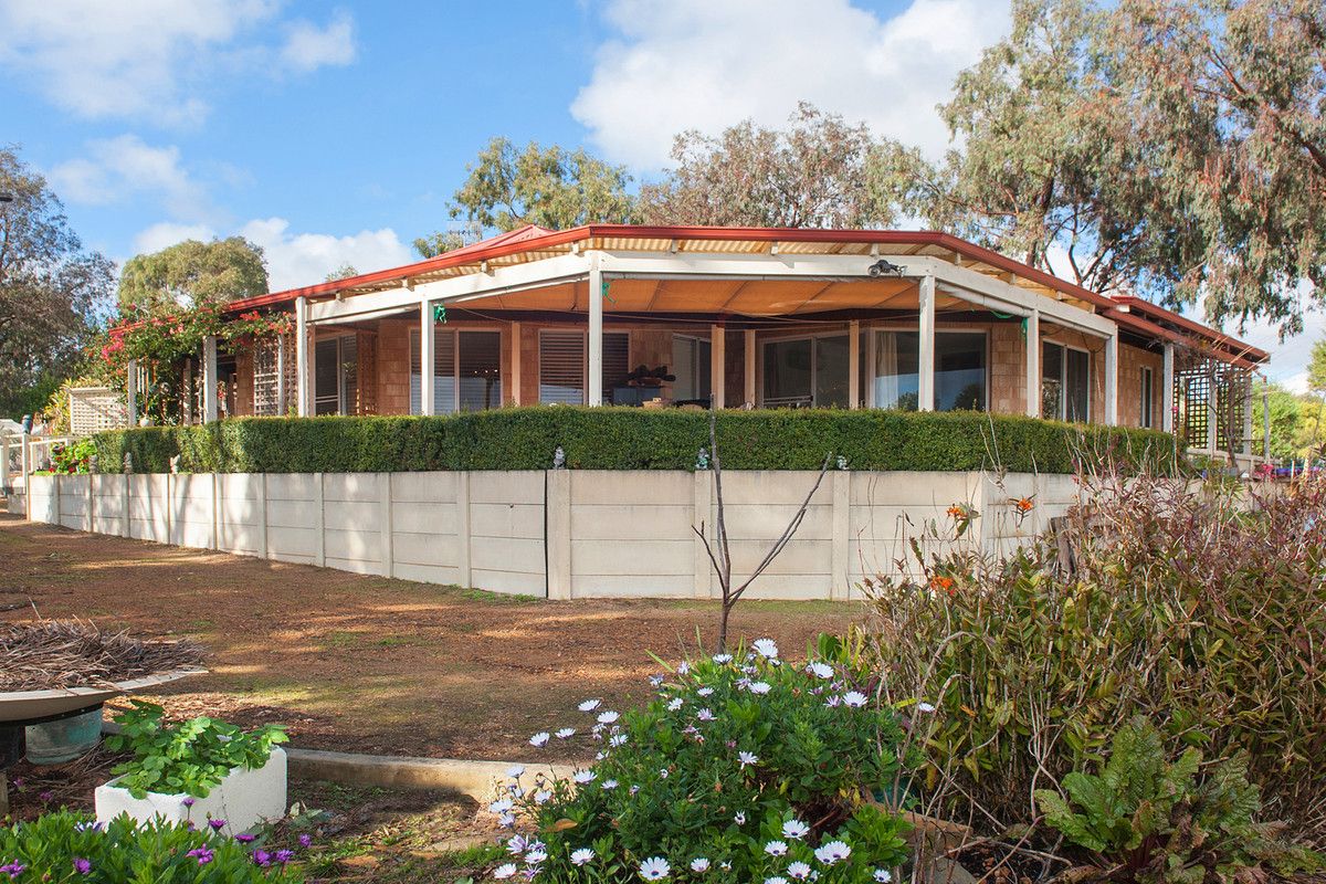 26 Hermitage Drive, Margaret Rive Property History & Address Research