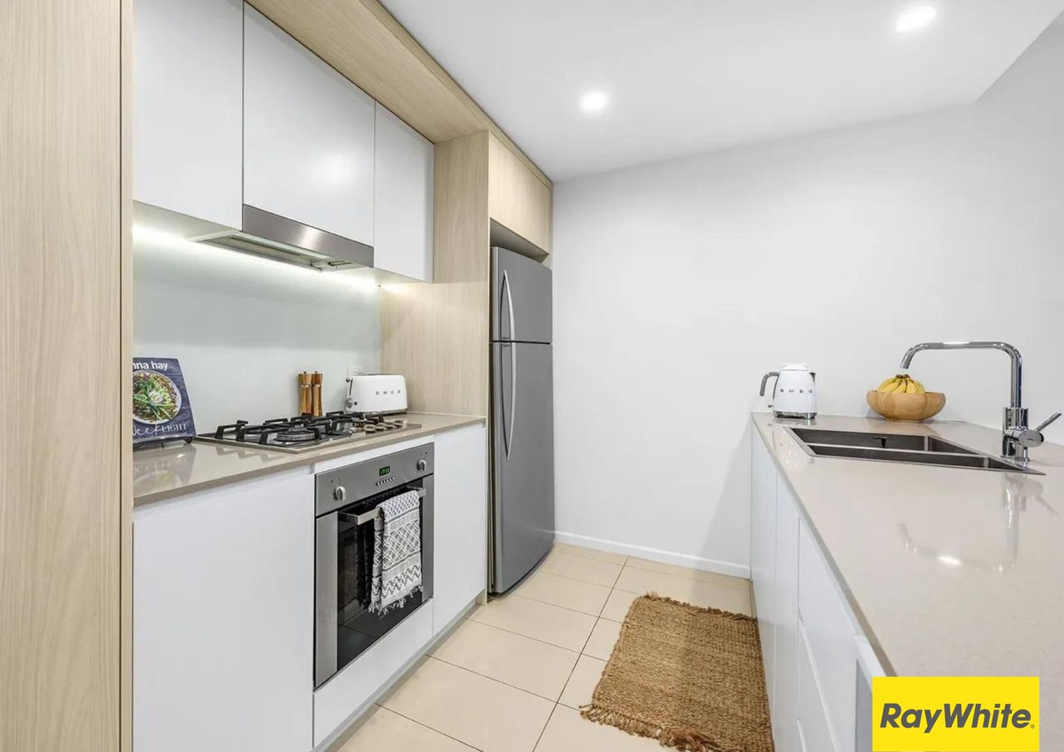 2059/123 Cavendish Road, Coorparoo QLD 4151, Image 2