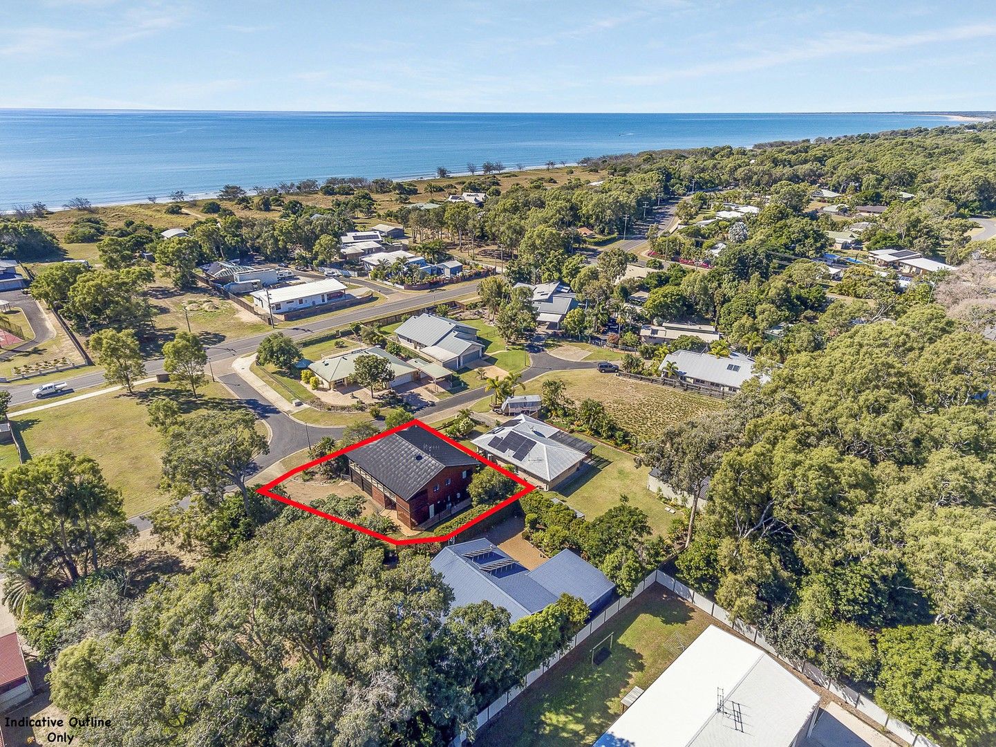 8 Sandpiper Gr, Moore Park Beach QLD 4670, Image 0