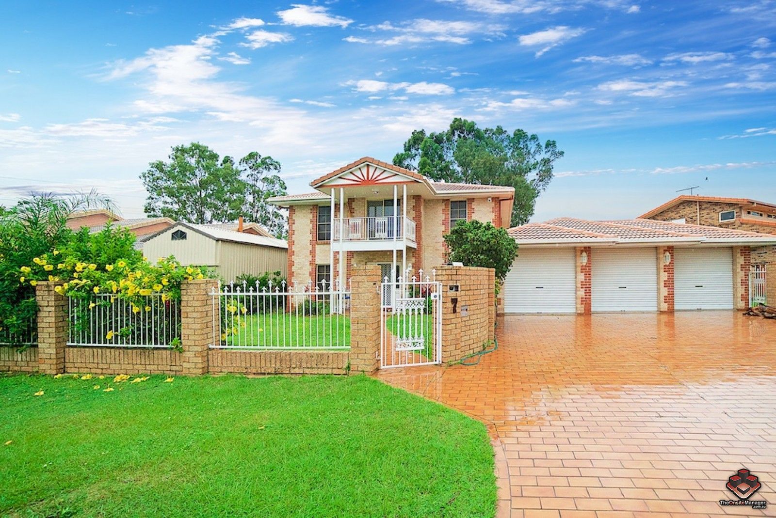 4 bedrooms House in 7 Normandy Street SUNNYBANK HILLS QLD, 4109