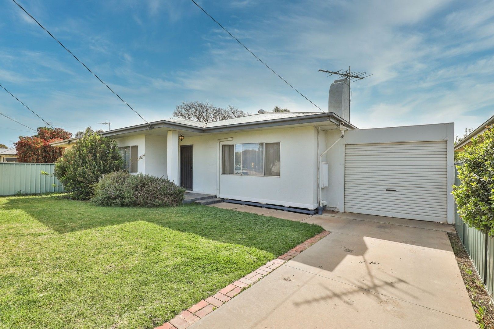 3 bedrooms House in 19 Barry Avenue MILDURA VIC, 3500