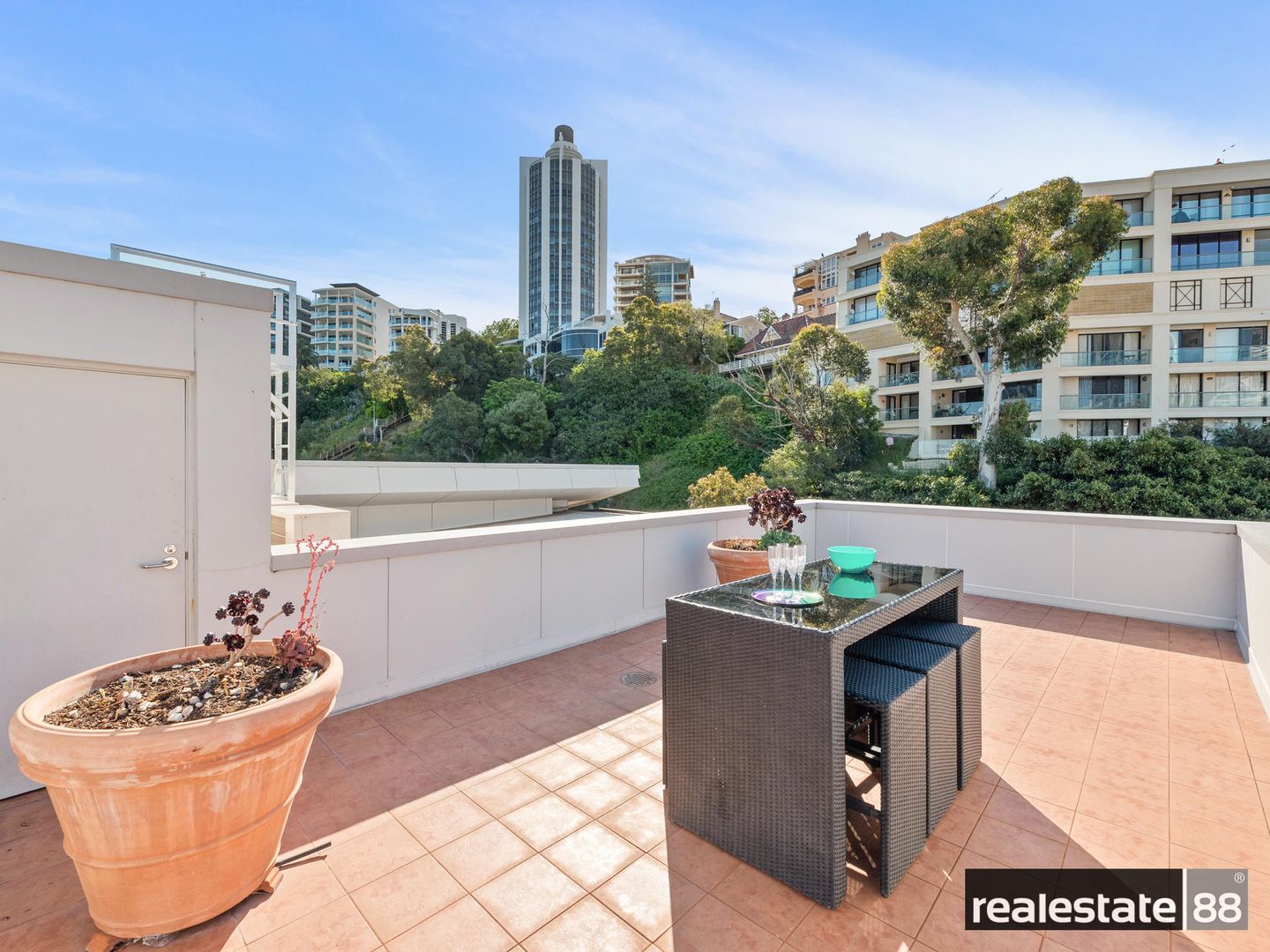 22/128 Mounts Bay Road, Perth WA 6000, Image 2