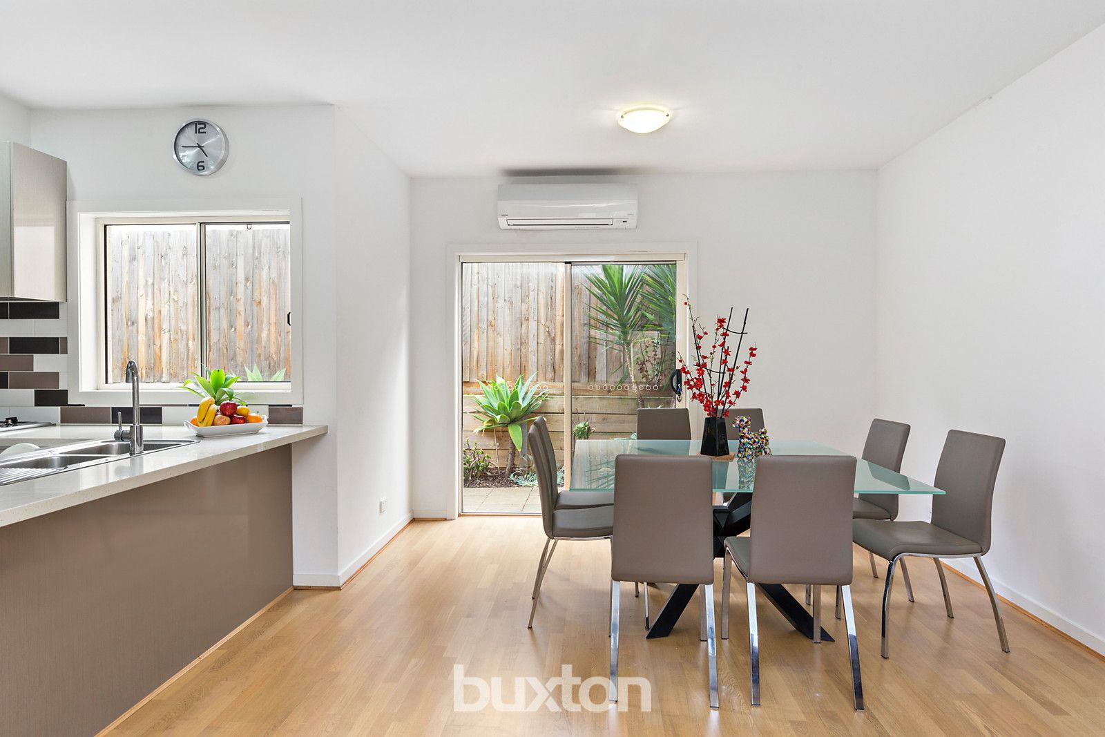 2/6 Euroka Street, Chadstone VIC 3148, Image 2