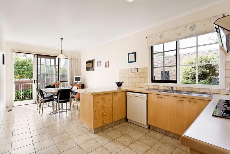 1/7 Neerim Road, Caulfield VIC 3162, Image 2