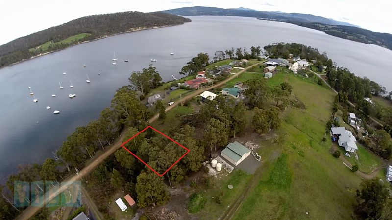 18 Chuter Street, Deep Bay TAS 7112, Image 0