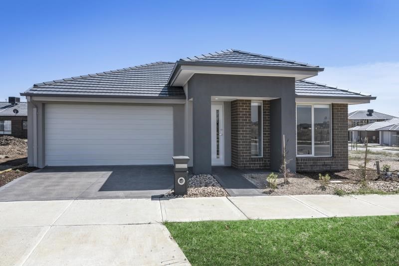 3 bedrooms House in 13 Wheatley Parade MICKLEHAM VIC, 3064