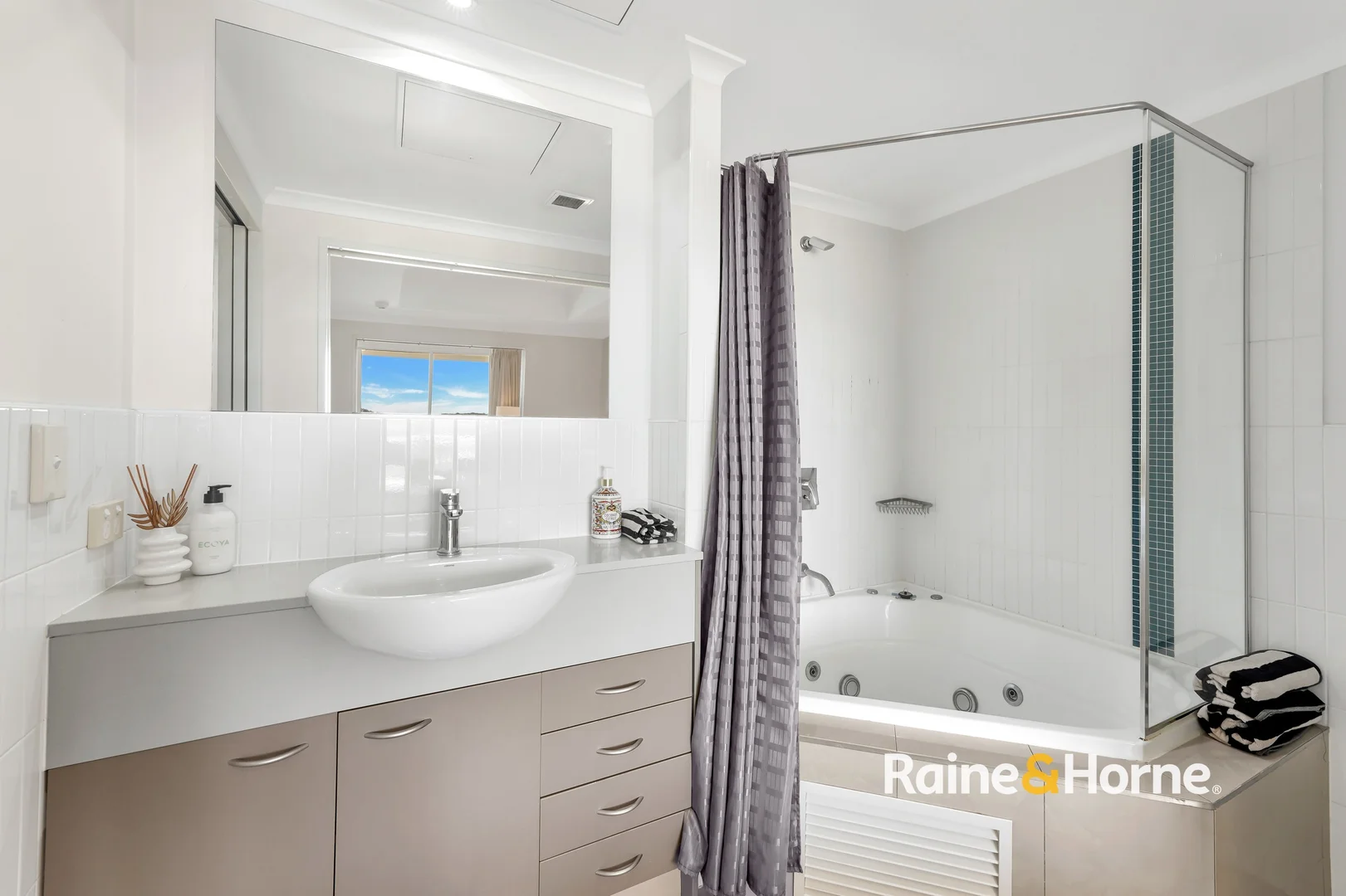 Additional image 8 of 503/51-54 The Esplanade, Ettalong Beach NSW 2257