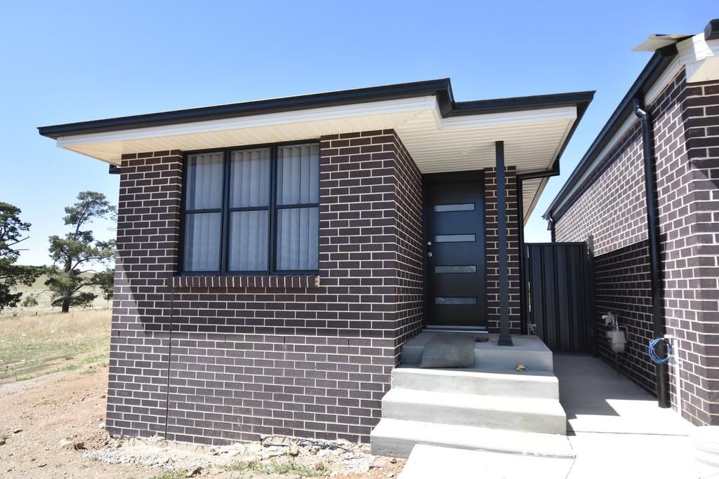 1 bedrooms Apartment / Unit / Flat in 36a Miriam Drive ORANGE NSW, 2800
