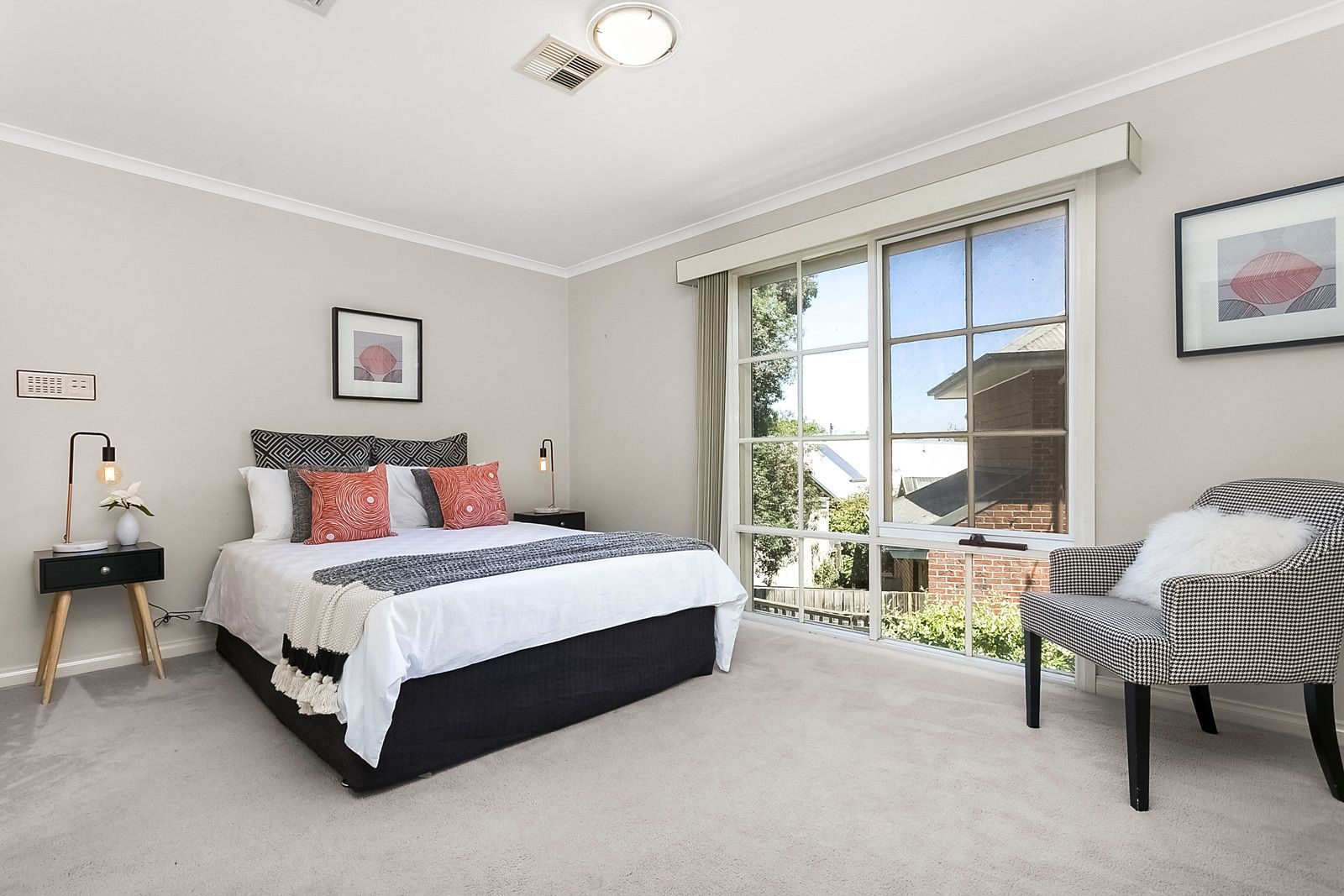 4/3 Tunbridge Street, Flemington VIC 3031, Image 2