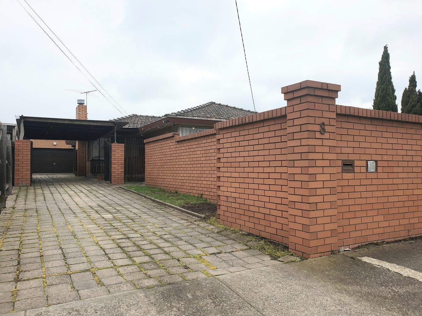 3 bedrooms House in 8 Hardy Avenue CRAIGIEBURN VIC, 3064