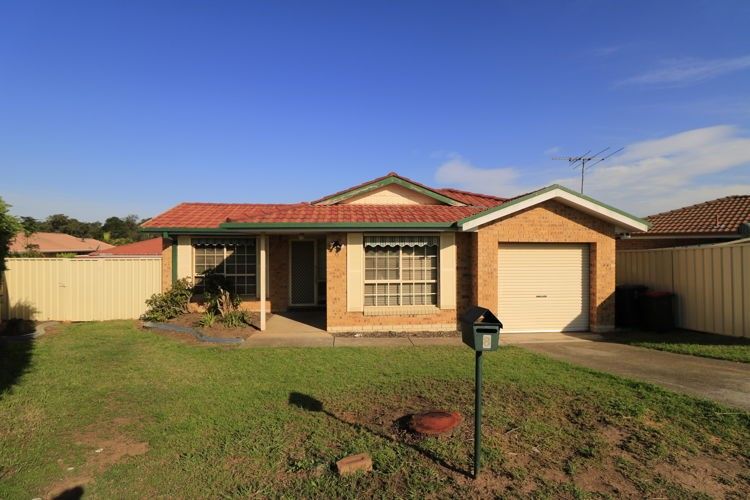4 bedrooms House in 8 Osburn Place ST HELENS PARK NSW, 2560