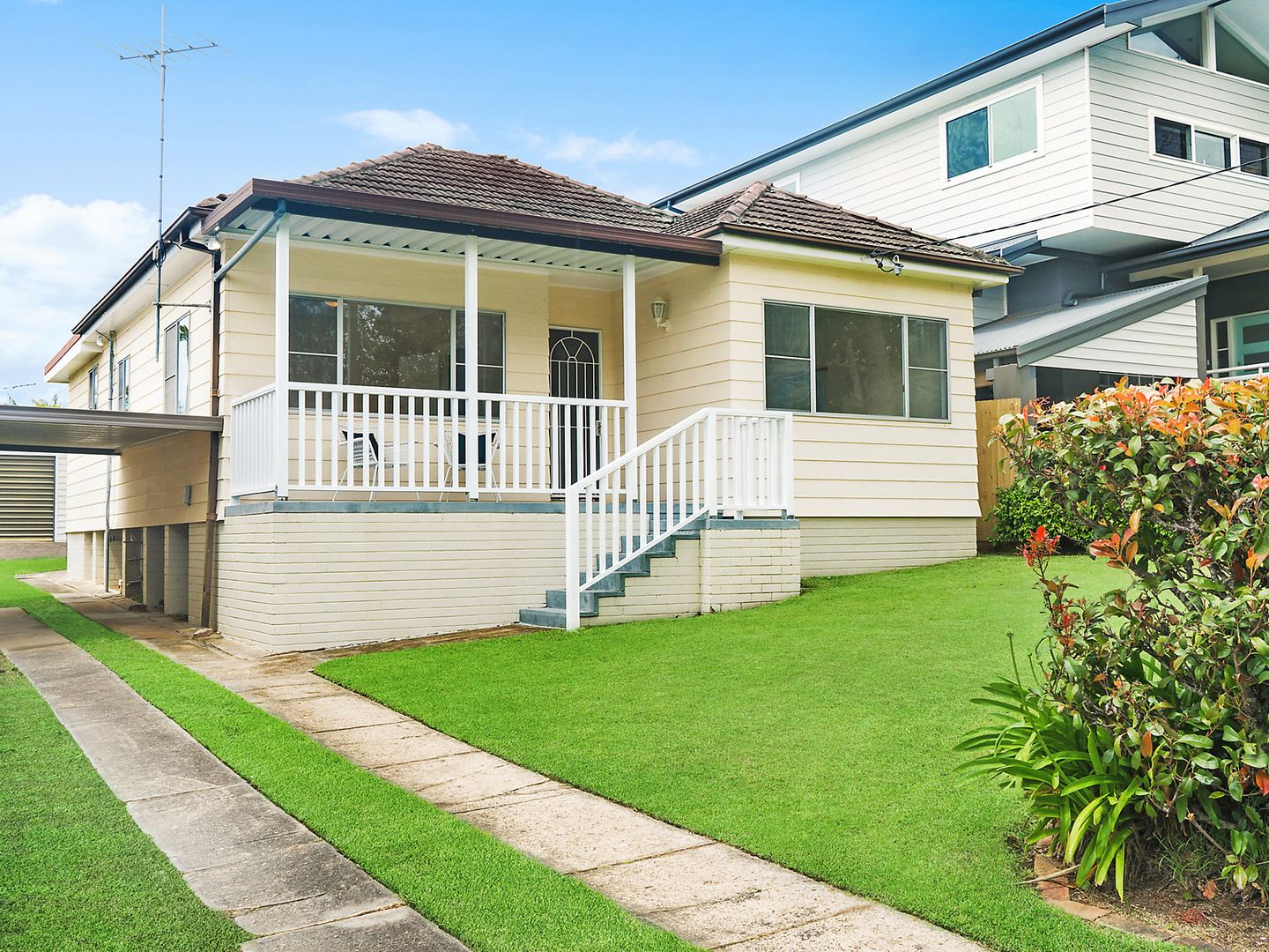 43 Veterans Parade, Collaroy Plateau Property History & Address