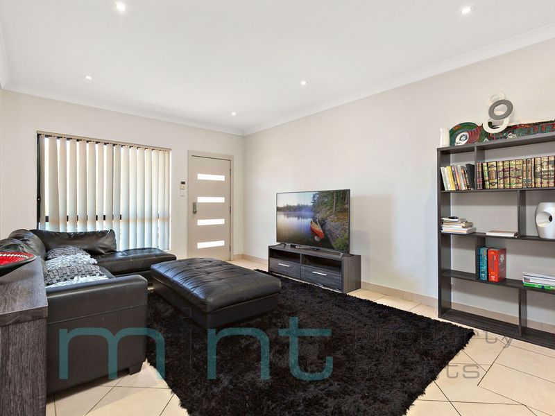 96B Cardigan Road, Greenacre NSW 2190, Image 2