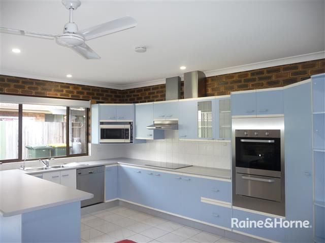 8 Bridgnorth Street, Carindale QLD 4152, Image 0