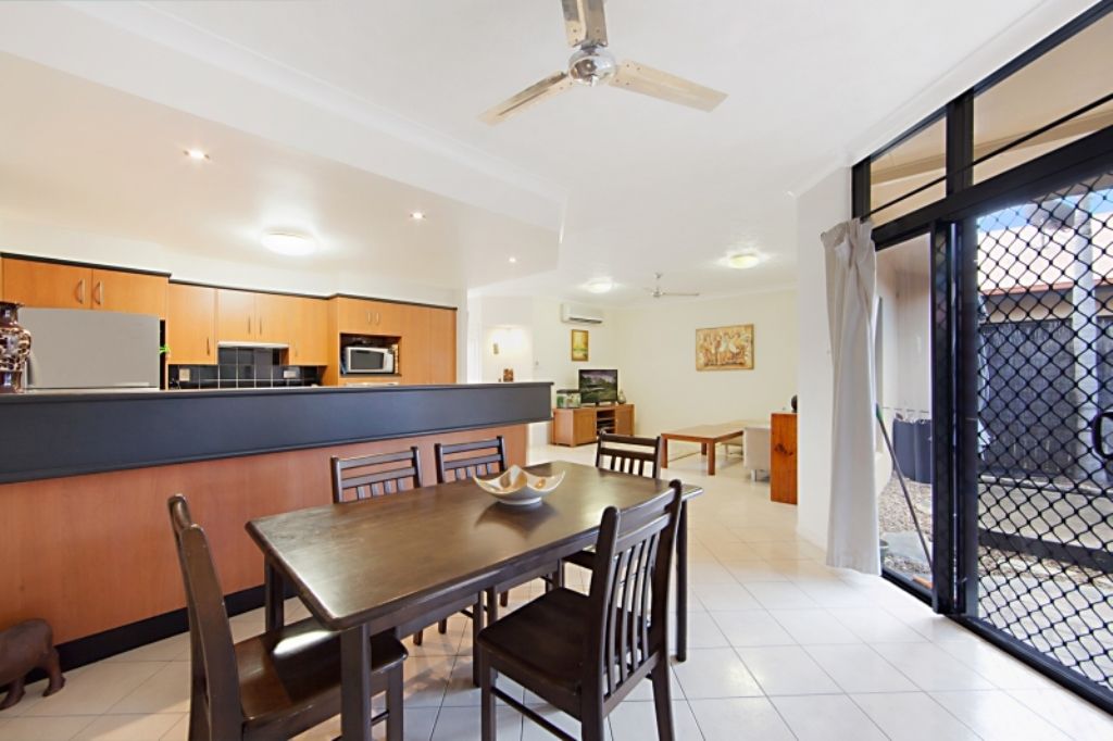 1&2/11 Sullivan Place, KIRWAN QLD 4817, Image 2