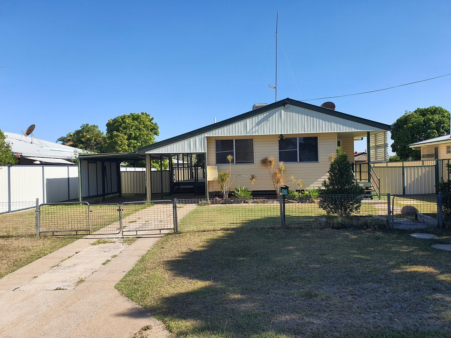 32 Burnham St, Moura QLD 4718, Image 0