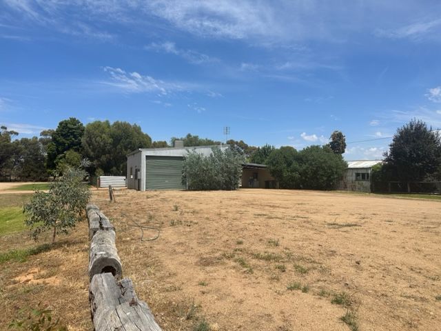 22 Wakoola Street, Wakool NSW 2710, Image 2