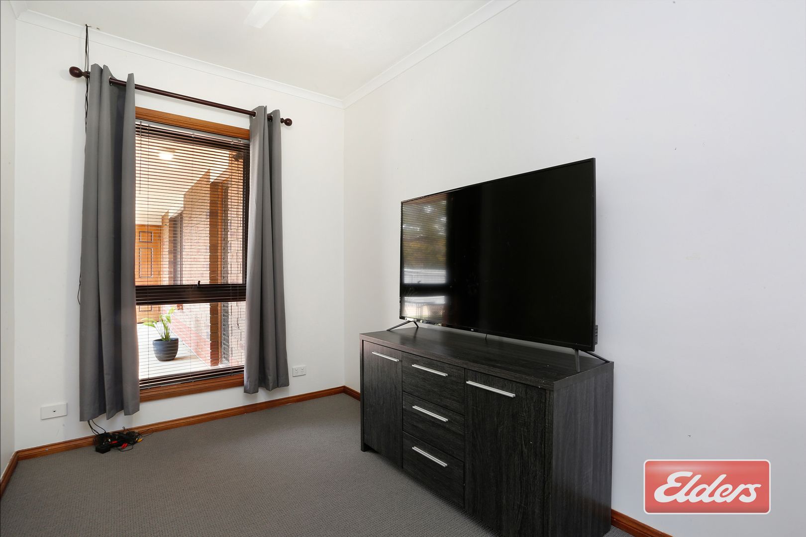 2 Barber Street, Willaston SA 5118, Image 2