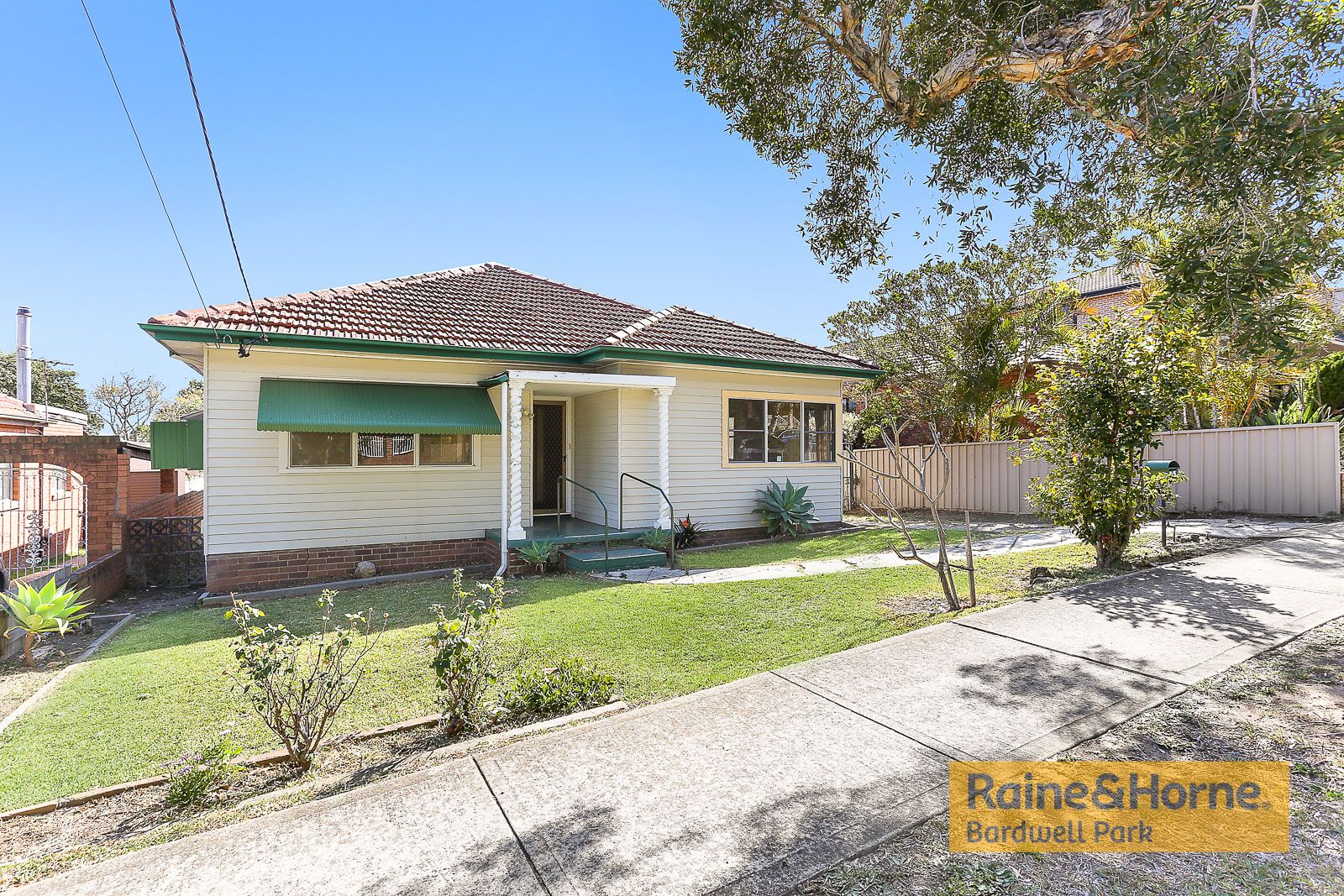 25 Dunkirk Avenue, Kingsgrove NSW 2208, Image 0