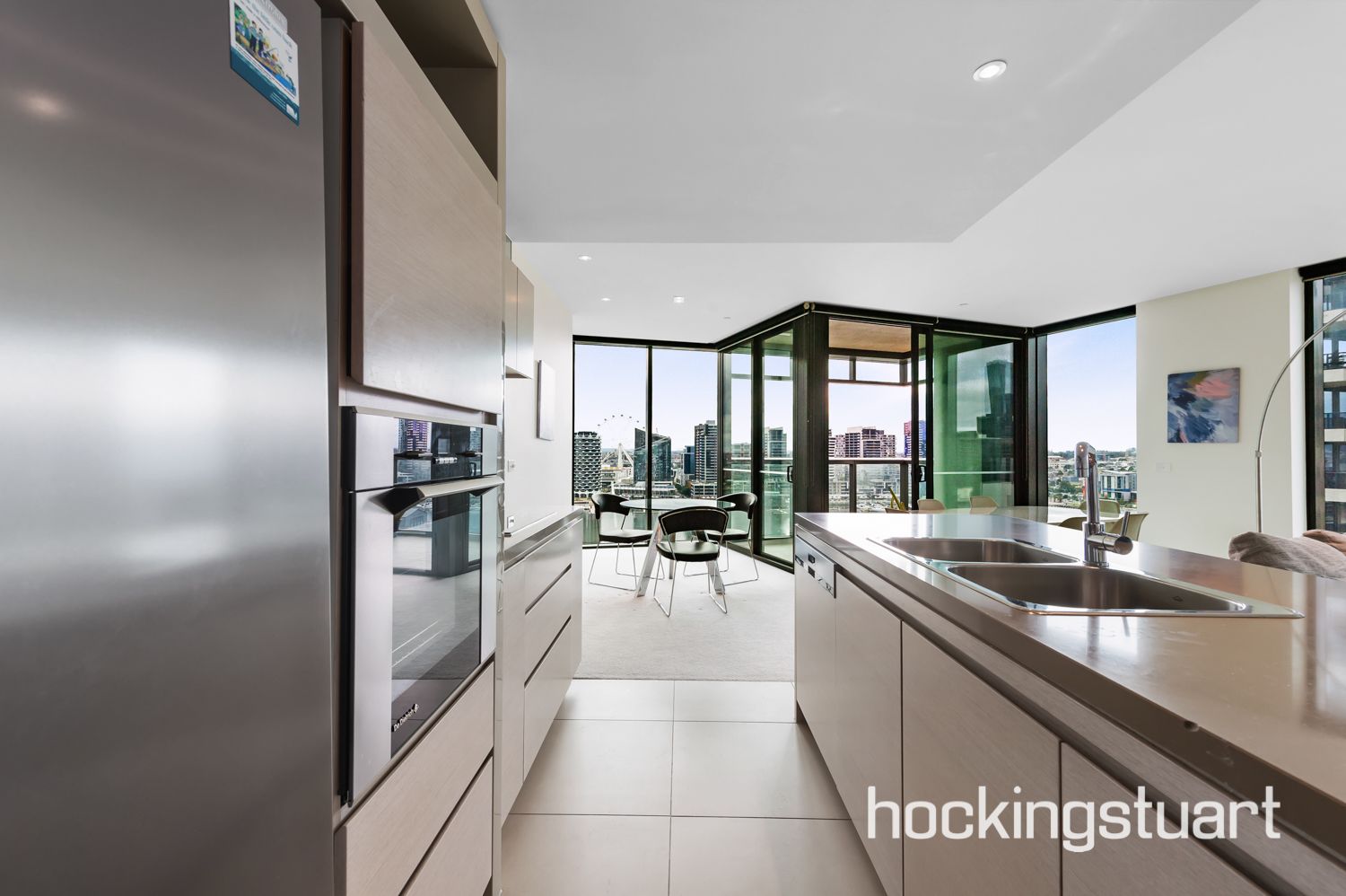 155/8 Waterside Place, Docklands VIC 3008, Image 2