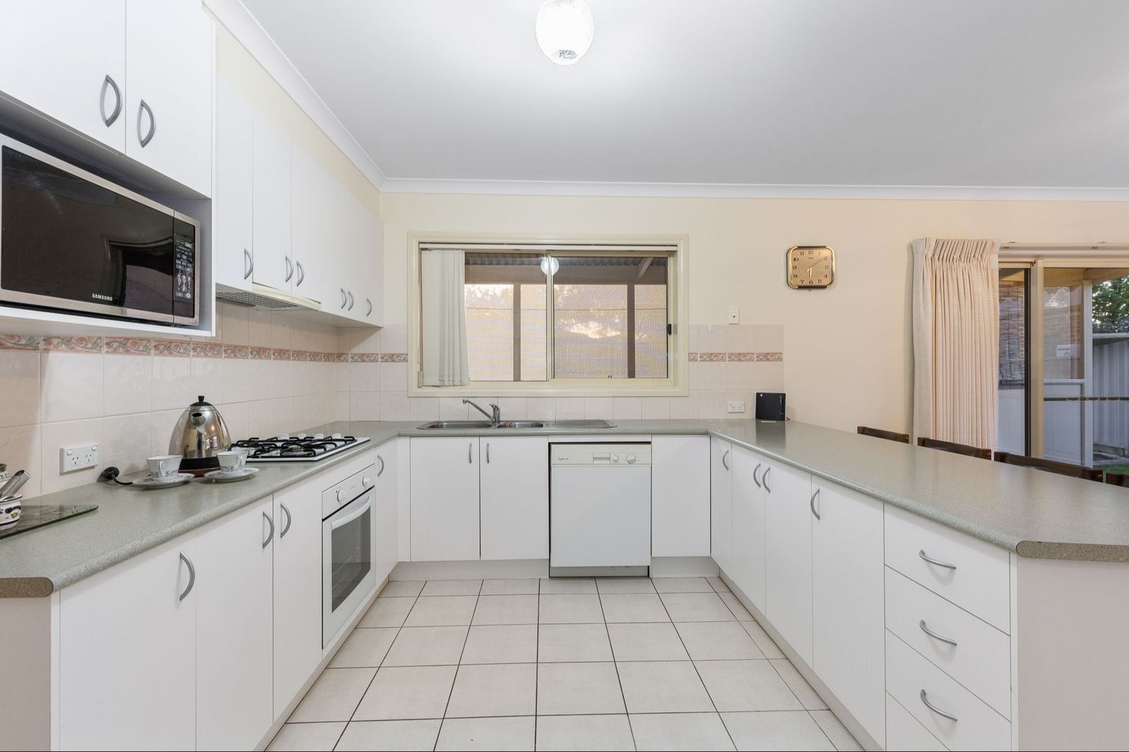 88 Hermitage Avenue, Mount Clear VIC 3350, Image 2