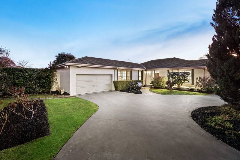 4 bedrooms House in 4/31 Monomeath Avenue CANTERBURY VIC, 3126