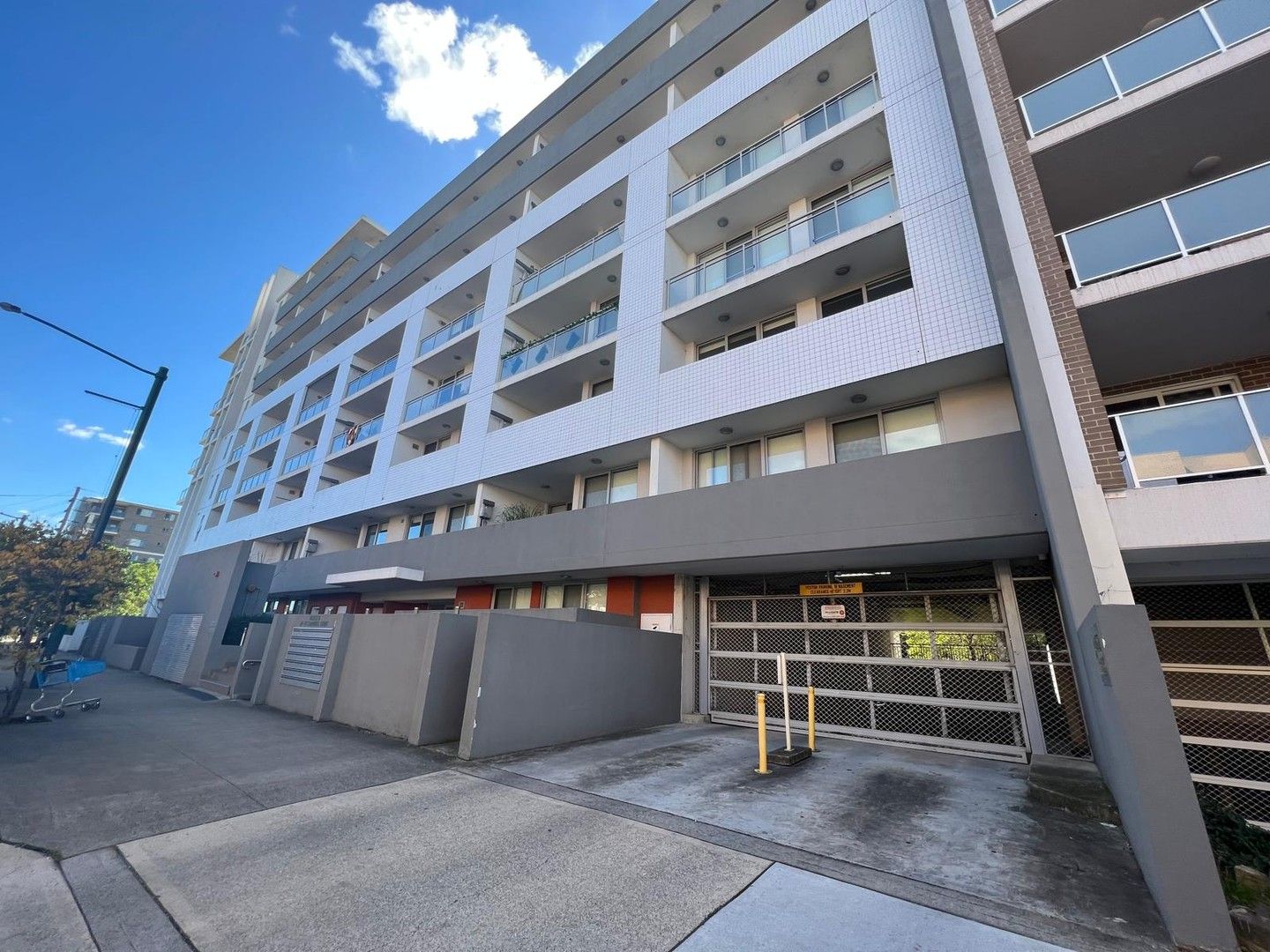 2 bedrooms Apartment / Unit / Flat in 62/87-91 Campbell Street LIVERPOOL NSW, 2170